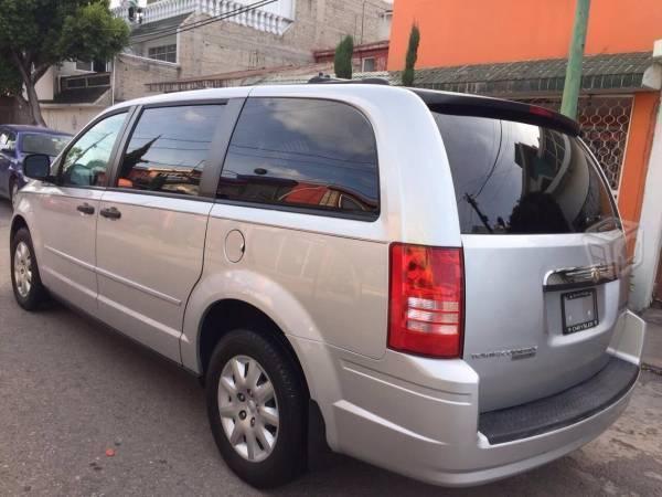 Chrysler Town & Country Linea Nueva Lx Clima -08