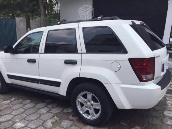 Jeep Cherokee Laredo Blanco -06